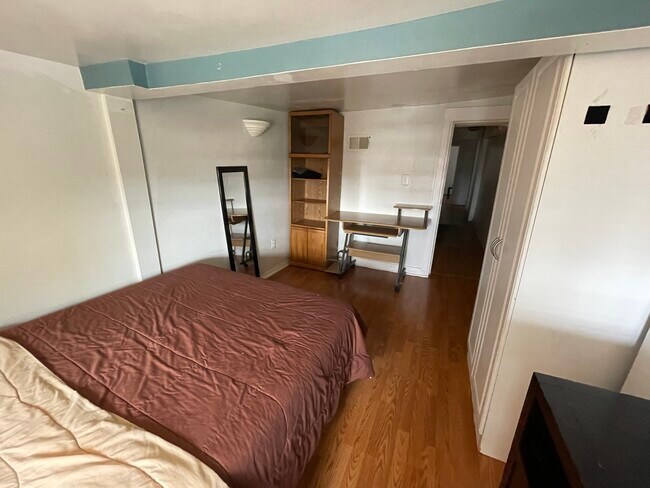 Photo - 1013 St Paul St Unidad 4