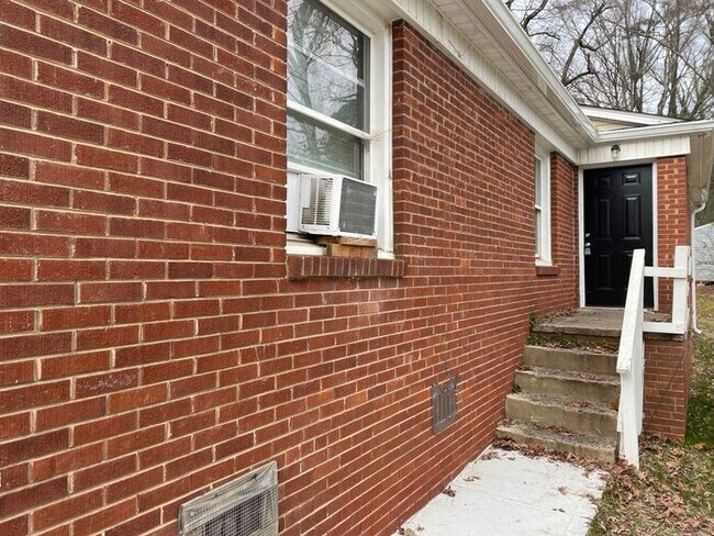 T.R. Lawing Realty Property - T.R. Lawing Realty Property Casa