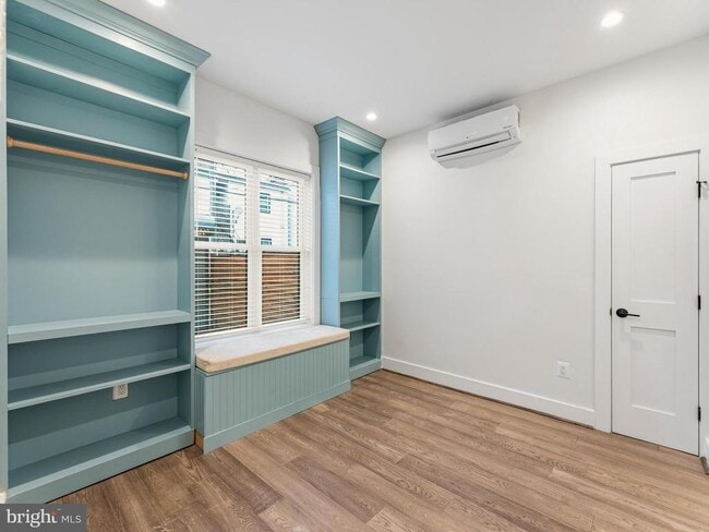 Photo - 1120 Penn St NE Unit 2