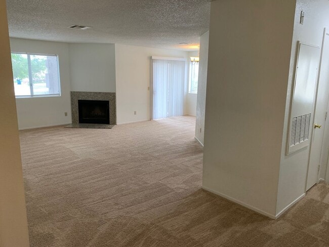 Photo - 2 Bed / 2 Bath Condo for Rent