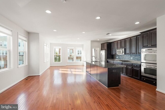 Photo - 21766 Harroun Terrace