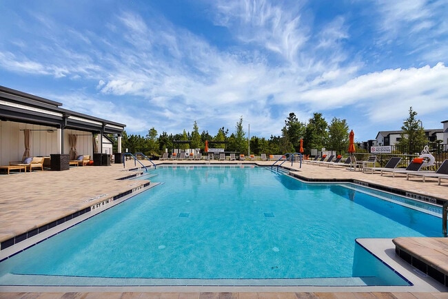 Pointe Grand Apartment Homes23