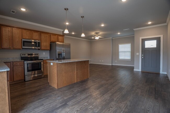 1722 Booker Cir