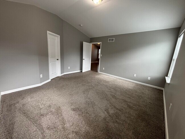 Photo - 2525 Feathersound Wy