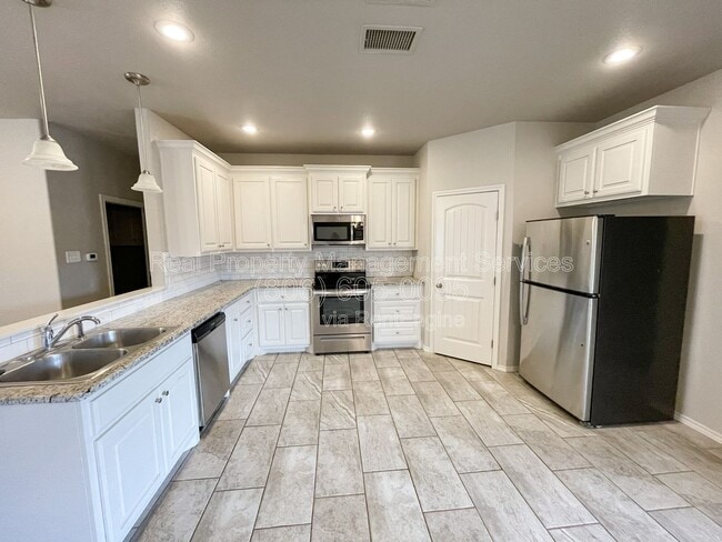 Photo - 11207 Akron Ave