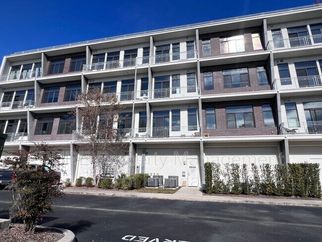 Photo - 302 SE Broadway St