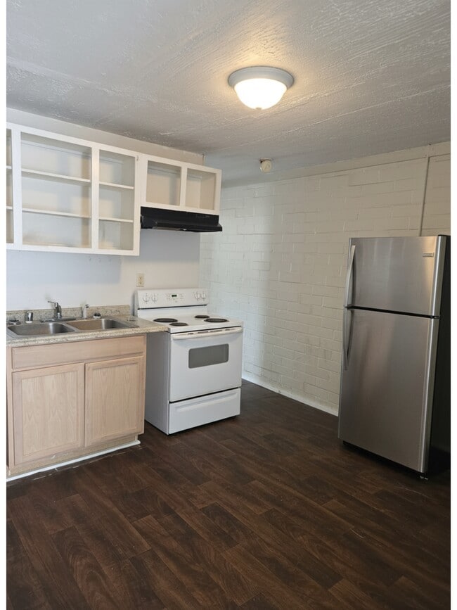 Photo - 3563 Thorpe St