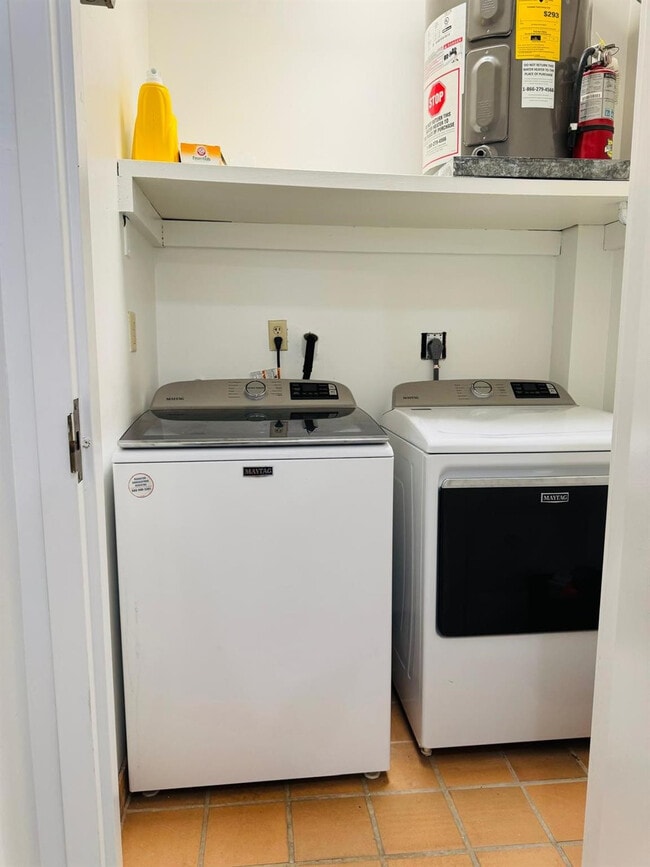 Photo - 229 Commercial Blvd Unidad 3