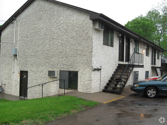 Photo - Hoyt & Sloan