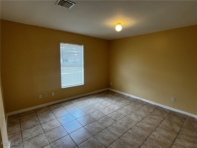Building Photo - 4601 25th St SW Rental