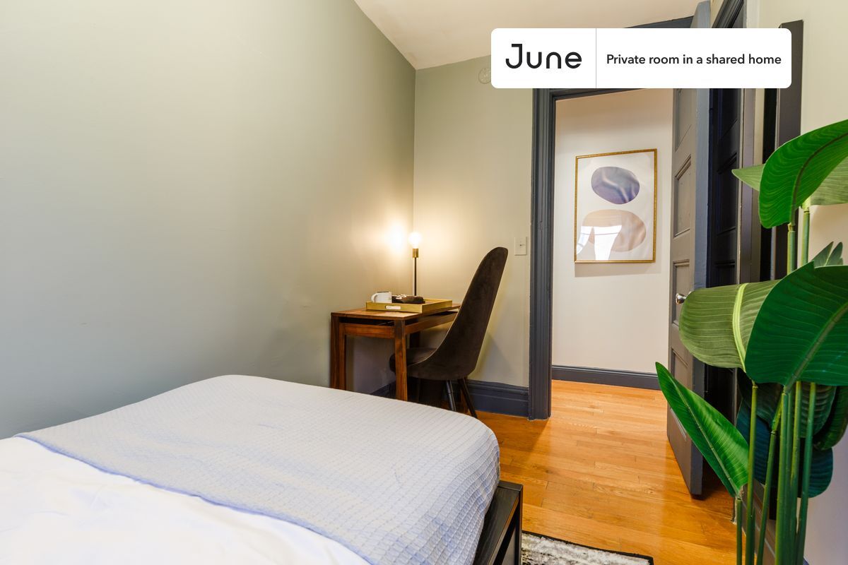 Private bedroom in 4 bed/1 bath Home - Private bedroom in 4 bed/1 bath Home
