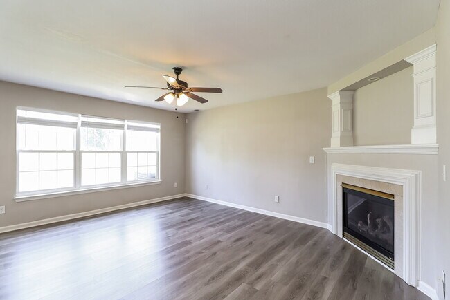 Photo - 10126 Green Hedge Ave