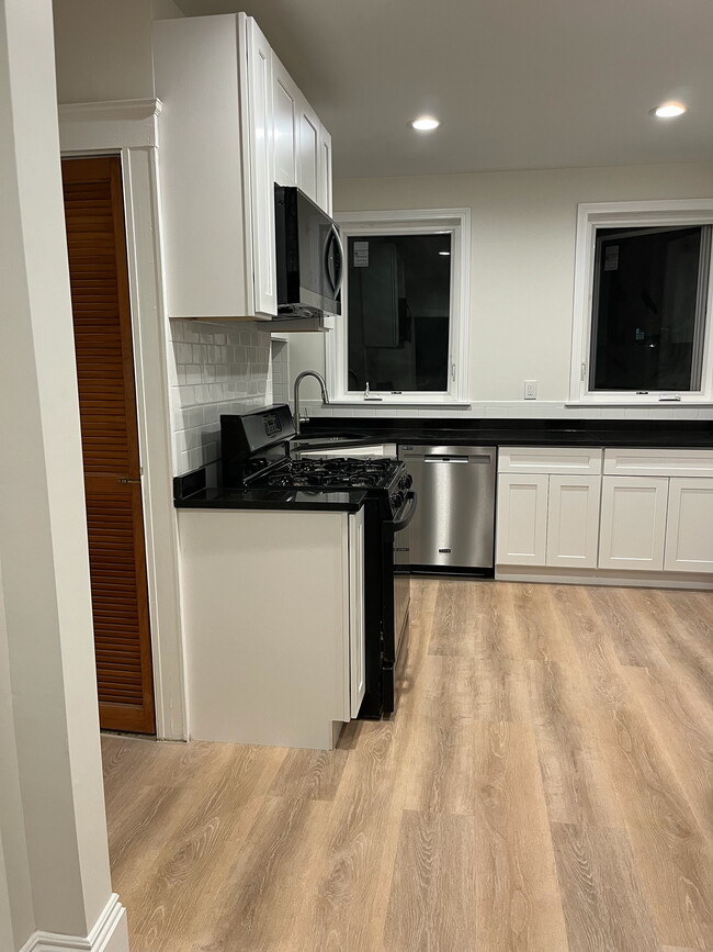 171 Bluff Ave Unit 2