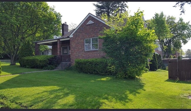 Photo - 731 S 27th St