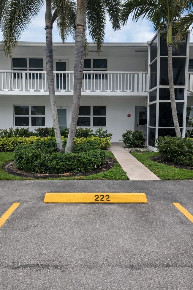 Photo - 222 Somerset L Unit L