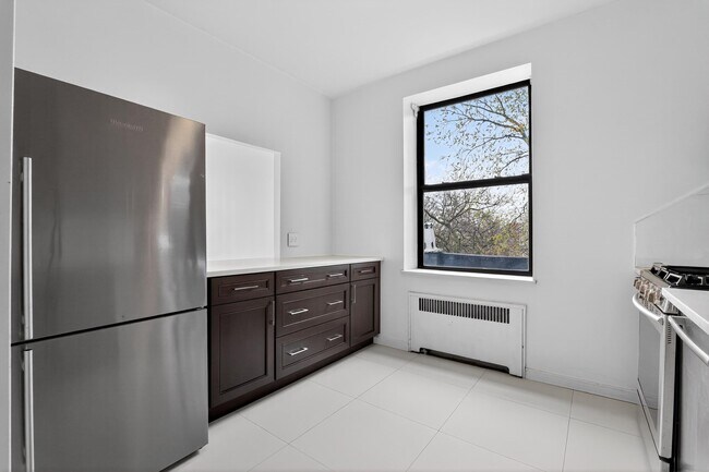 Photo - 104 Palisade Ave Unit 201