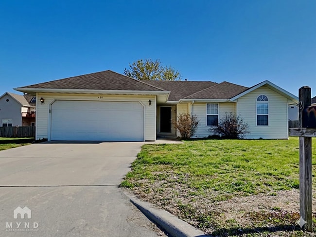 Building Photo - 429 N Century Ave