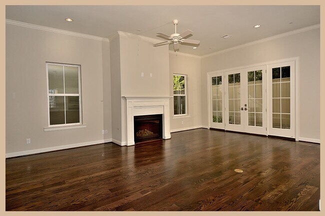 Photo - 215 Willow St
