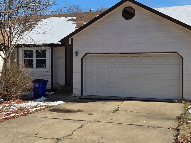8307 Woodson Dr