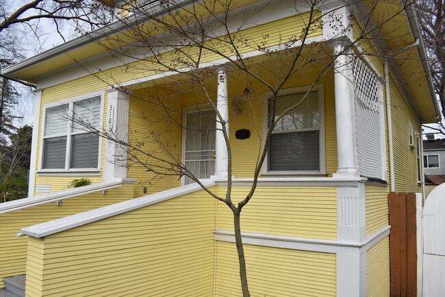 Building Photo - 3101 2nd Ave Rental