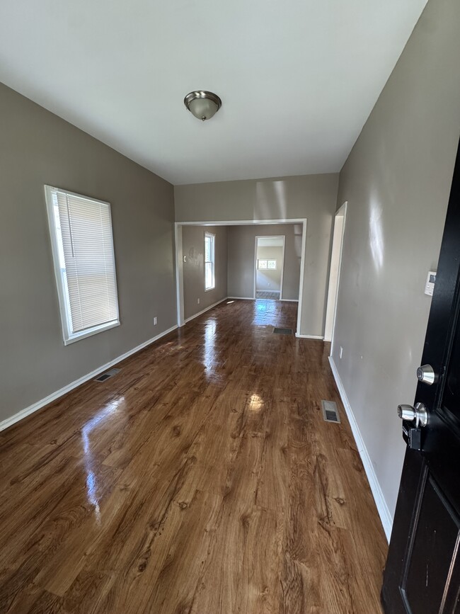 Photo - 206 N Sutphin St