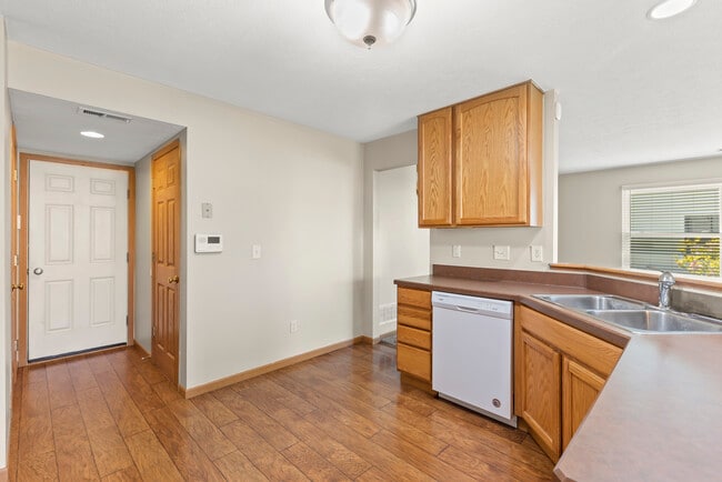 Photo - 5762 Annmary Rd