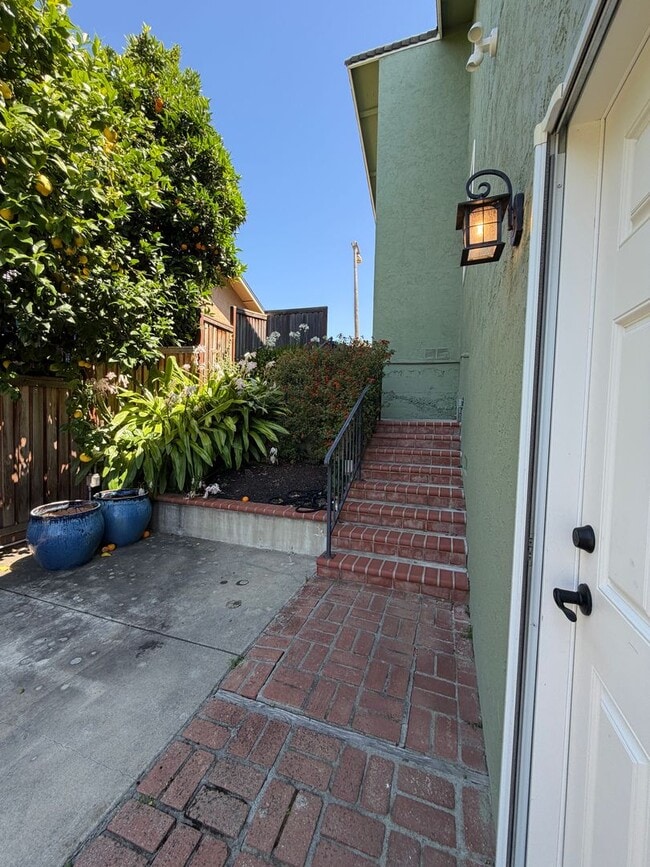 Photo - Nicely remodeled 1 bedroom Suite, All utilities paid + WiFi