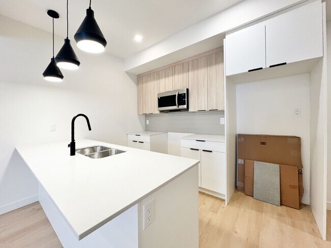 Photo - 9326-9153 153 St NW Unit 4