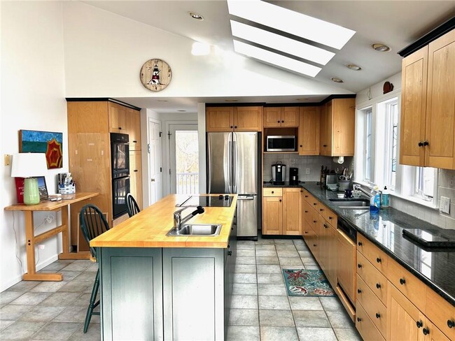 Photo - 123 Border Ave