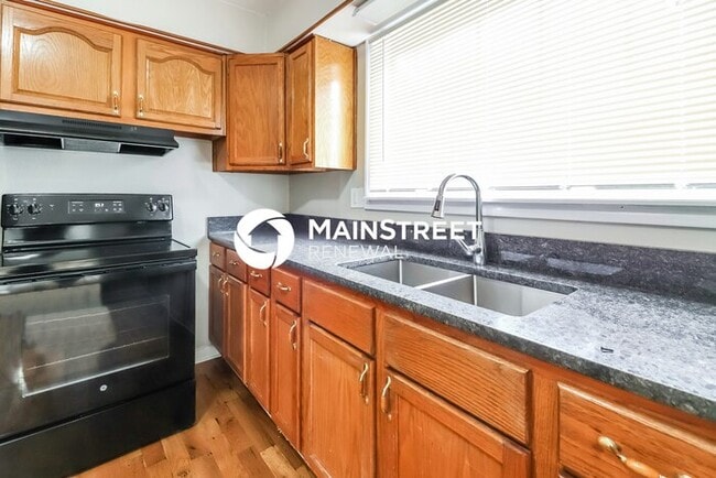 Photo - 3 Bedroom Pet-Friendly Home in Belton, MO with Main Street Renewal