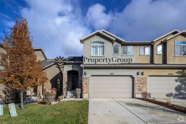 Building Photo - Gorgeous Updated Cedar Hills Townhome!