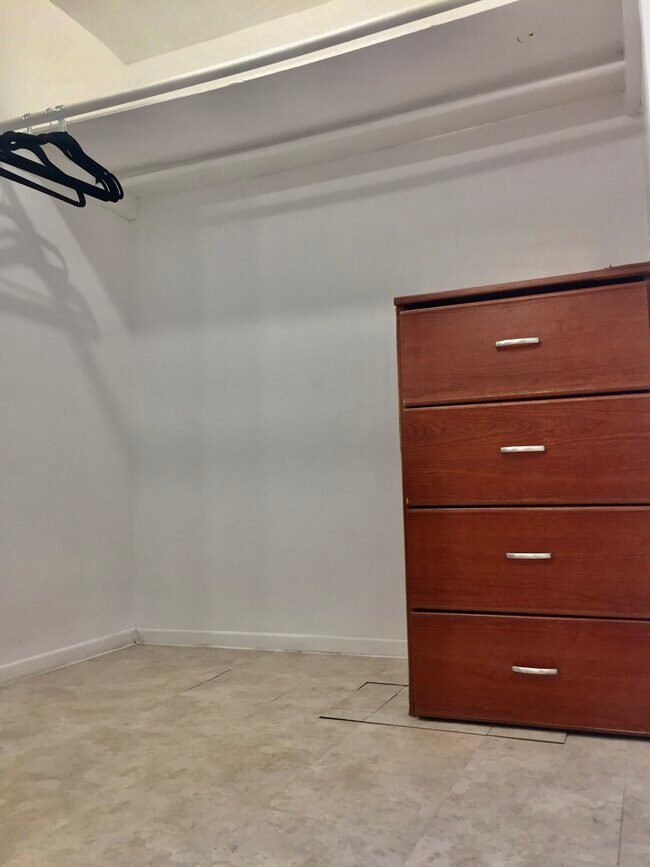 10420 Buford Ave Unidad Bedroom 2