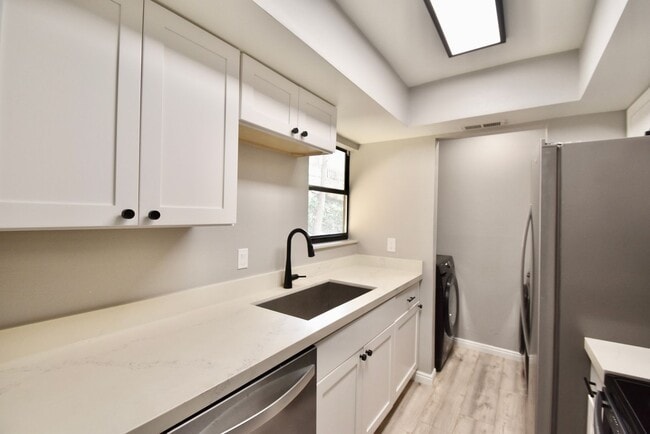 Photo - Remodeled 2 Bedroom 2 Bath Unit in HOA Community with Great Amenities!