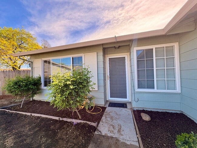 Photo - Beautiful 3 Bedroom, 2 full bathroom single story with HUGE backyard! For rent in Sacramento