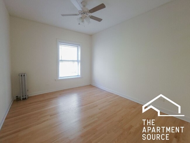 Photo - 3916 N Pine Grove Ave Unit 1W
