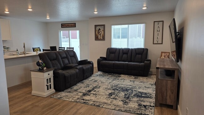 Photo - 1211 Divide Dr