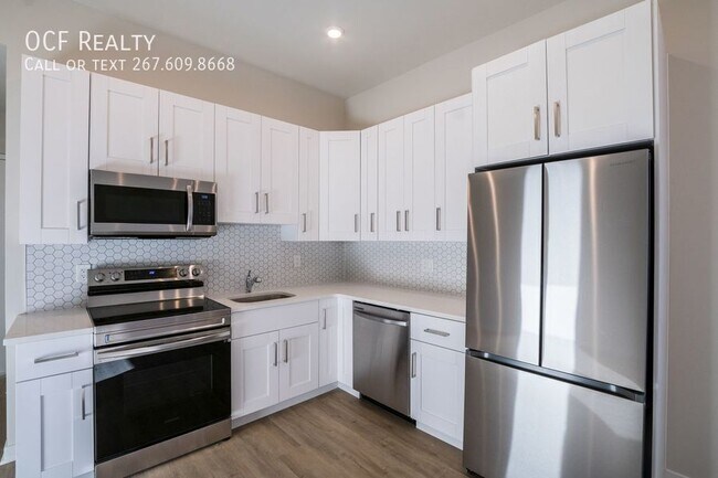 Building Photo - 1330 S Patton St Unit 202