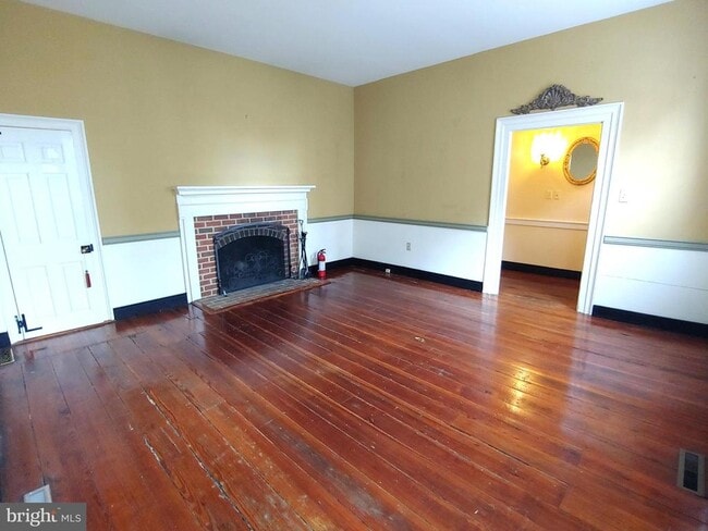 Photo - 30 Cornhill St