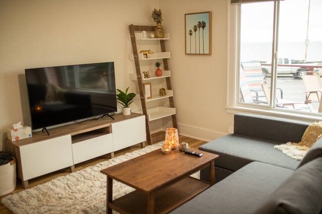 Photo - 2430 Alki Ave SW Unidad ID1051258P