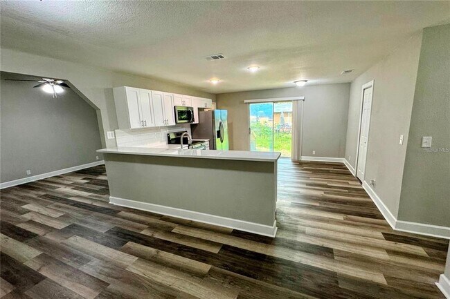 810 NW 59th Ct