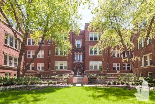 Building Photo - 729 W Buckingham Pl Unit 7