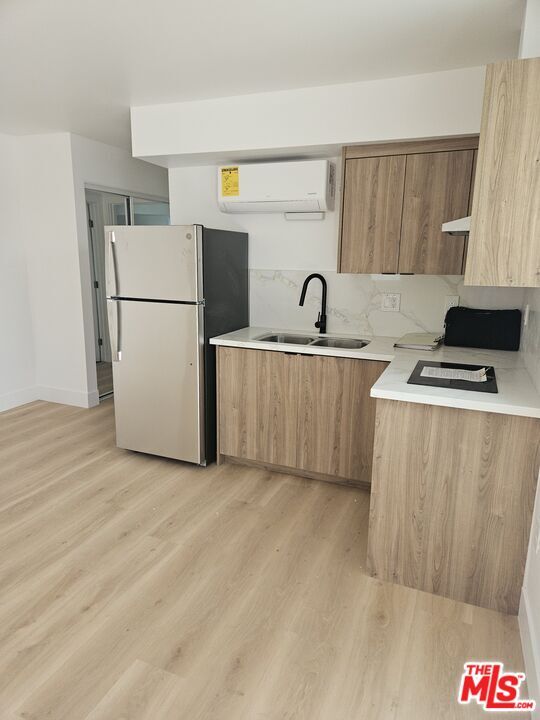 Photo - 3207 W 18th St Unidad #3