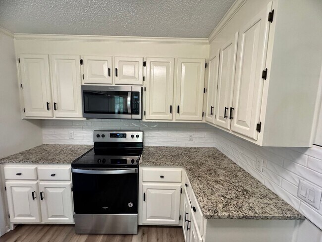 Photo - 401 Janice St