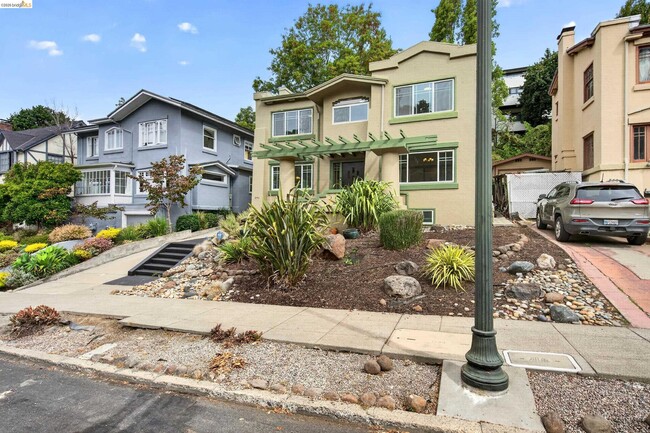 Photo - 846 Mandana Blvd