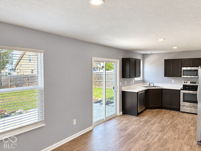 1137 N Aberdeen Dr