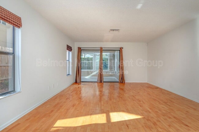 Photo - 1049 Aragon Ave