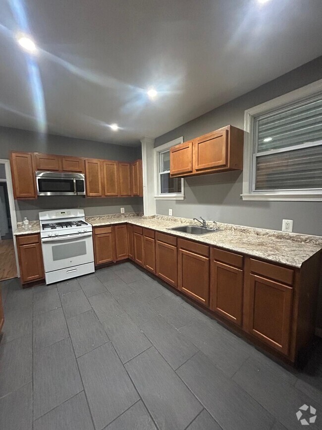 Building Photo - 244 4th St Rental