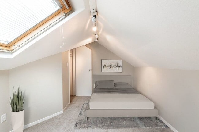 Photo - 330-332 Waverley Street-02 Unit 02