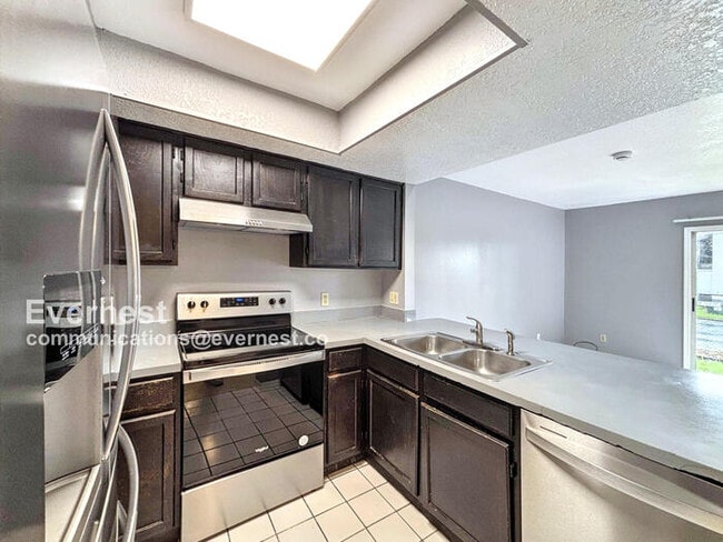 Photo - 2460 Summerfield Way