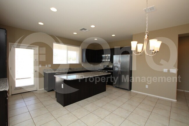 Building Photo - 2620 S 116th Dr